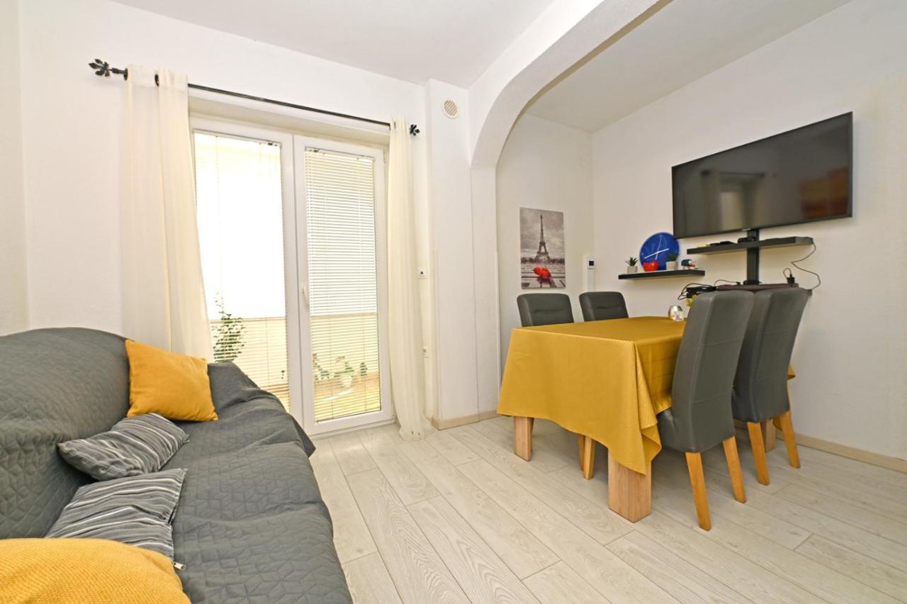 Apartamento Apartman Blaz Poreč Exterior foto